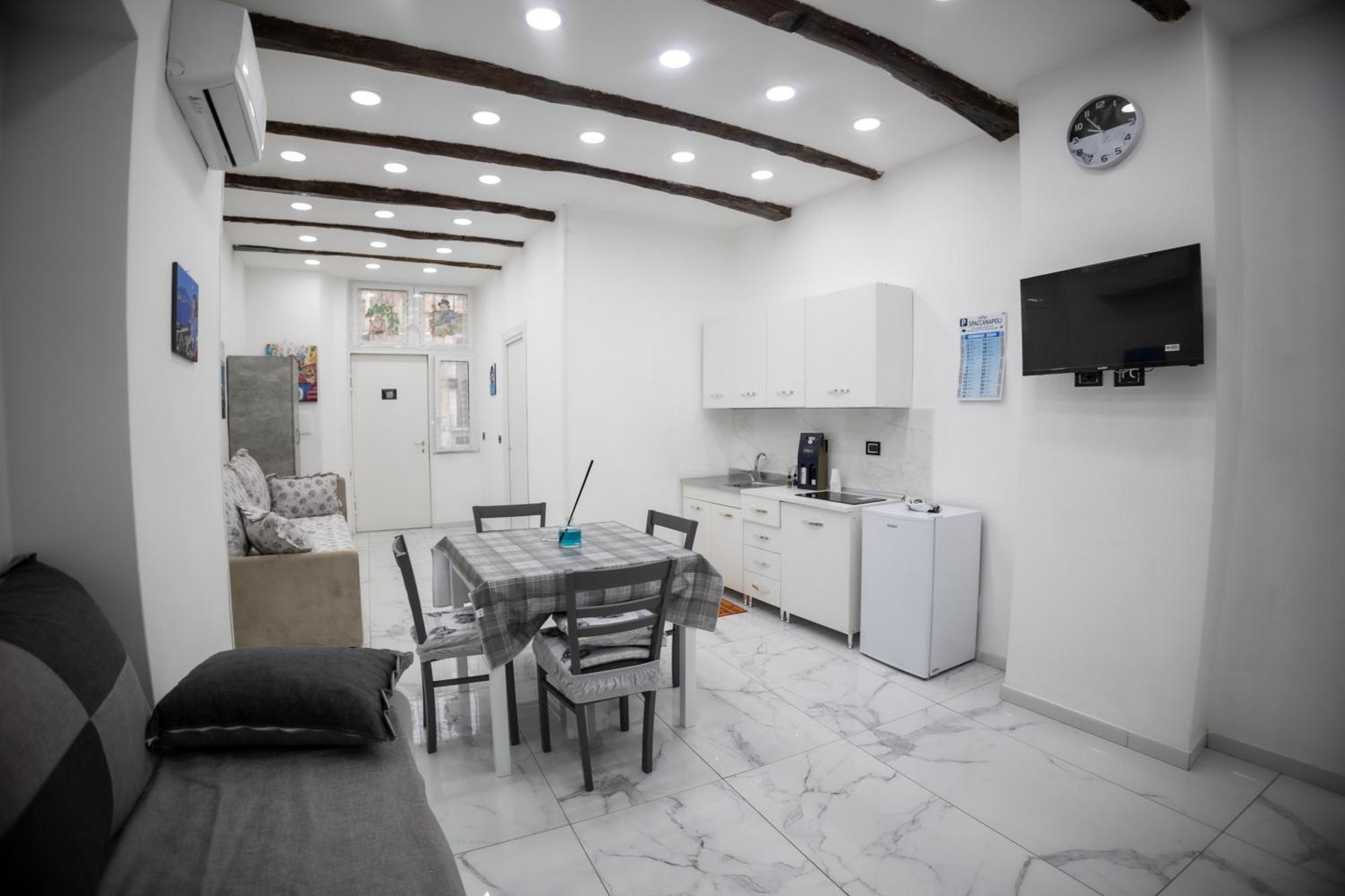 Royal Spaccanapoli Apartment Ngoại thất bức ảnh